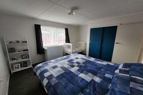 Photo of property in 303 Wellington Road, Wainuiomata, Lower Hutt, 5014