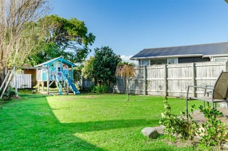 Photo of property in 15 Bahama Crescent, Paraparaumu Beach, Paraparaumu, 5032
