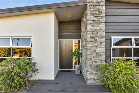 Photo of property in 22 Taranui Way, Paraparaumu Beach, Paraparaumu, 5032