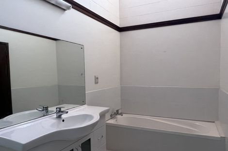 Photo of property in 96 Becroft Drive, Forrest Hill, Auckland, 0620