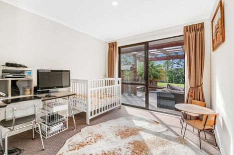 Photo of property in 42 Manuka Grove, Helensville, 0875