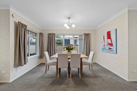 Photo of property in 4 Hunt Grove, Leamington, Cambridge, 3432