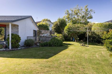 Photo of property in 16 Margaret Drive, Omokoroa, 3114