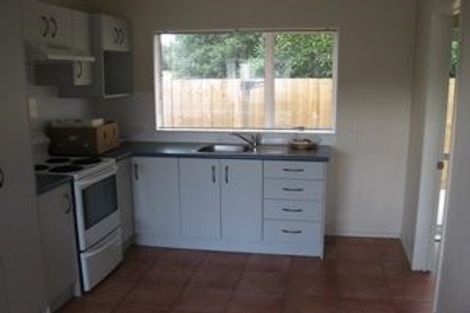 Photo of property in 13 Huruhuru Road, Massey, Auckland, 0614