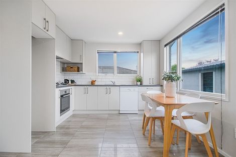 Photo of property in 7 Farnborough Street, Aranui, Christchurch, 8061
