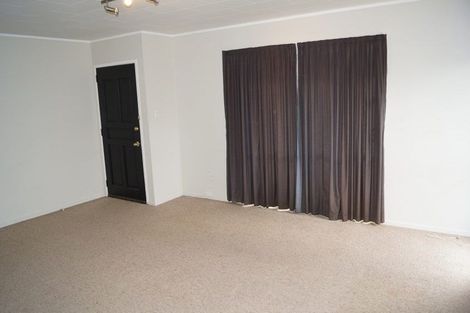 Photo of property in 28 Garton Drive, Massey, Auckland, 0614