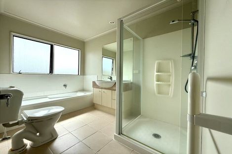 Photo of property in 8 Applebox Lane, Henderson, Auckland, 0612