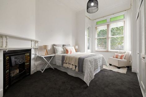 Photo of property in 128 Victoria Street, Cambridge, 3434