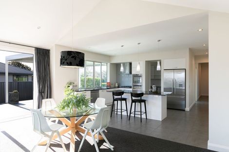 Photo of property in 155 Arataki Road, Havelock North, 4130