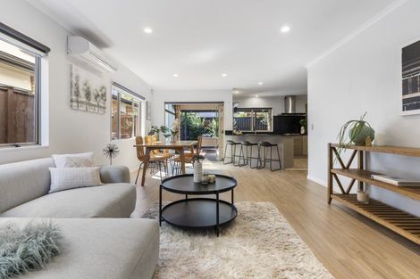 Photo of property in 26 Heidi Crescent, Flat Bush, Auckland, 2016