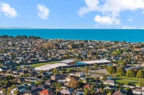 Photo of property in 185 Bowhill Road, New Brighton, Christchurch, 8083