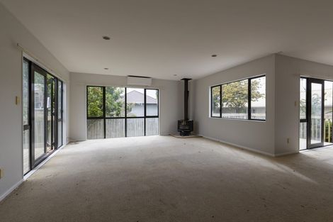 Photo of property in 5a Oakleigh Avenue, Takanini, 2112