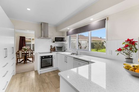 Photo of property in 166 Queen Street, Waiuku, 2123