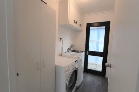 Photo of property in 9b Kirkland Street, Green Island, Dunedin, 9018