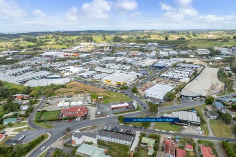 Photo of property in 2c/3 Blanc Road, Silverdale, 0932