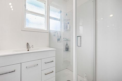 Photo of property in 27 Choice Avenue, Henderson, Auckland, 0612