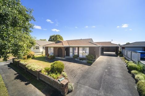 Photo of property in 8 Grange Place, Milson, Palmerston North, 4414