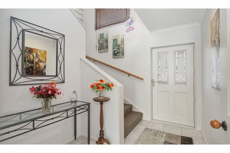 Photo of property in 78 Sunset Road, Unsworth Heights, Auckland, 0632