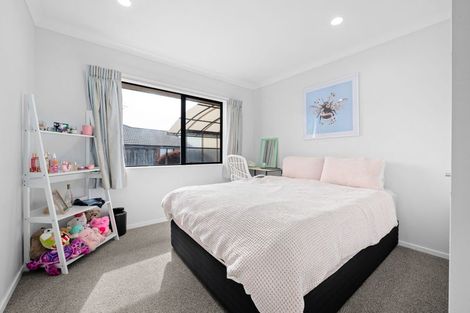 Photo of property in 22 Dorchester Place, Nawton, Hamilton, 3200