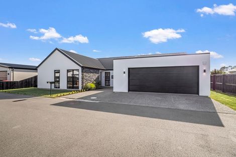Photo of property in 14 Coupling Close, Prebbleton, 7604
