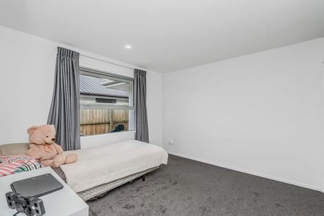 Photo of property in 17 Lewis Crescent, Rolleston, 7614