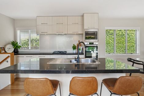 Photo of property in 5 Mural Place, Greenhithe, Auckland, 0632