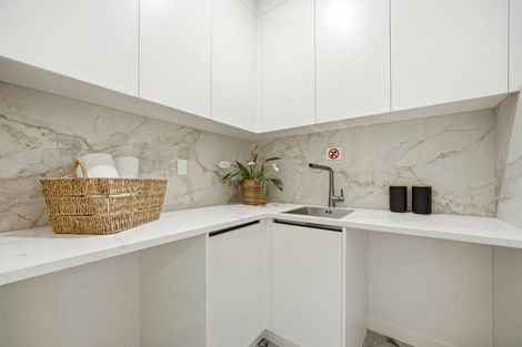 Photo of property in 28 Streamview Way, Long Bay, 0792