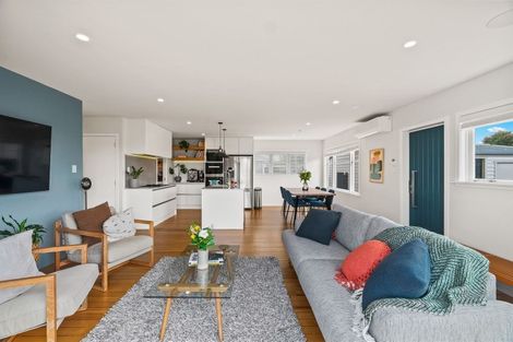 Photo of property in 20 Gloria Avenue, Te Atatu Peninsula, Auckland, 0610