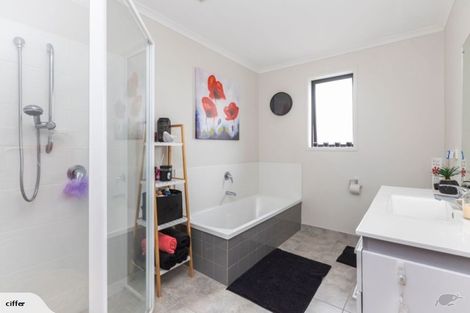 Photo of property in 13 Riverleigh Drive, Snells Beach, 0920