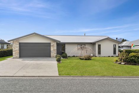 Photo of property in 4 Daniels Terrace, Wanaka, 9305