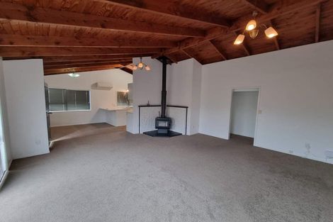 Photo of property in 116 Whangaparaoa Road, Red Beach, 0932