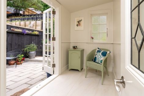 Photo of property in 56 Glenmore Street, Northland, Wellington, 6012