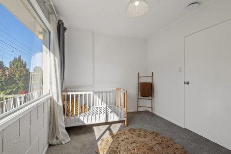 Photo of property in 1/92 Lake Road, Northcote, Auckland, 0627