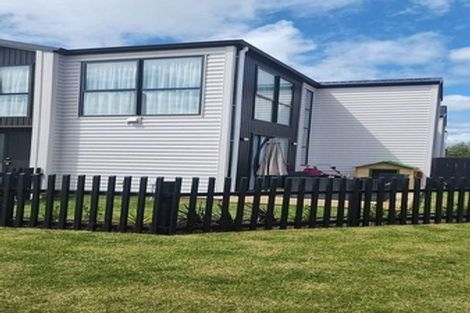 Photo of property in 117 Hutchinsons Road, Bucklands Beach, Auckland, 2014