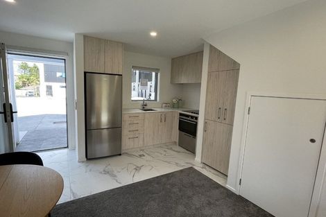 Photo of property in 5/24 Yeovil Road, Te Atatu Peninsula, Auckland, 0610