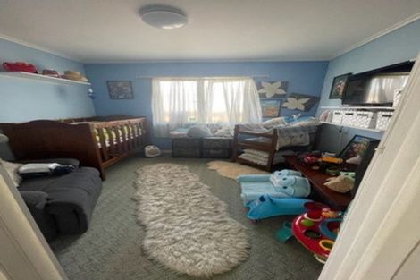 Photo of property in 6 Marlene Avenue, Te Atatu South, Auckland, 0610