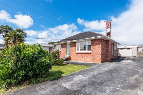 Photo of property in 9 Paton Avenue, Te Atatu South, Auckland, 0610