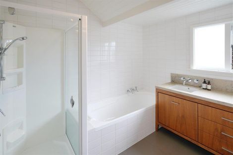Photo of property in 127 Fendalton Road, Fendalton, Christchurch, 8014
