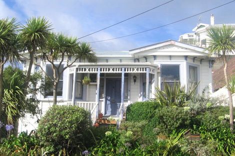 Photo of property in 5 Tanera Crescent, Brooklyn, Wellington, 6021