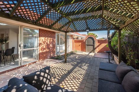 Photo of property in 116 Yaldhurst Road, Sockburn, Christchurch, 8042