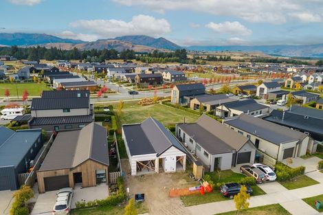 Photo of property in 32 Obelisk Street, Wanaka, 9305