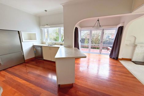 Photo of property in 11 Taranaki Street, Saint Johns Hill, Whanganui, 4501