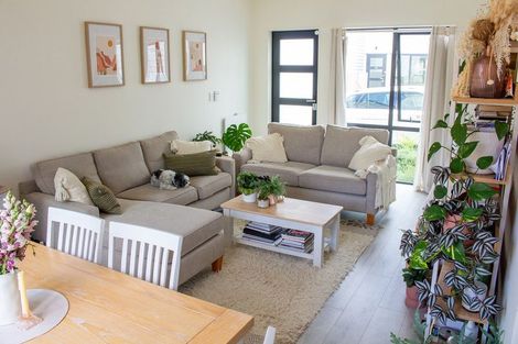 Photo of property in 68c Donovan Avenue, Massey, Auckland, 0614