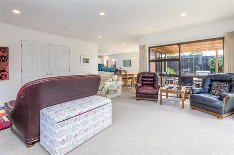 Photo of property in 11 Javelin Place, West Harbour, Auckland, 0618