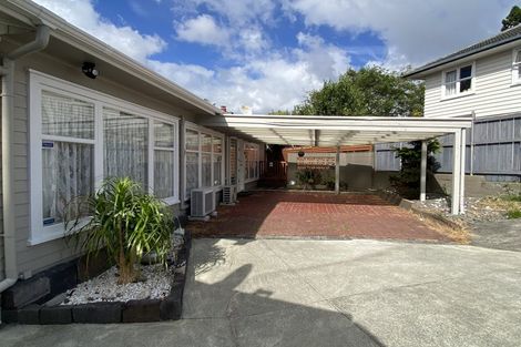 Photo of property in 53 Chatsworth Crescent, Pakuranga Heights, Auckland, 2010