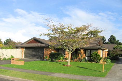 Photo of property in 2/6 Marbeth Court, Botany Downs, Auckland, 2010