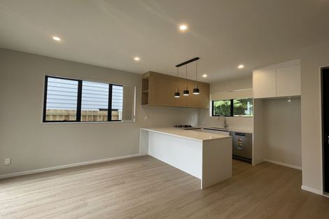 Photo of property in 30b Lowtherhurst Road, Massey, Auckland, 0614