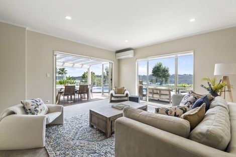 Photo of property in 15 Rangi Avenue, Schnapper Rock, Auckland, 0632