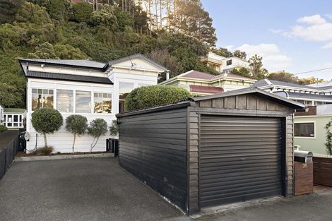 Photo of property in 36 Derwent Street, Island Bay, Wellington, 6023