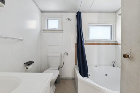 Photo of property in 10 Lear Street, Stratford, 4332